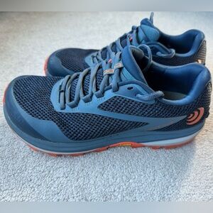 Topo Women's MT-4 Trail Running Shoe Size 7.5